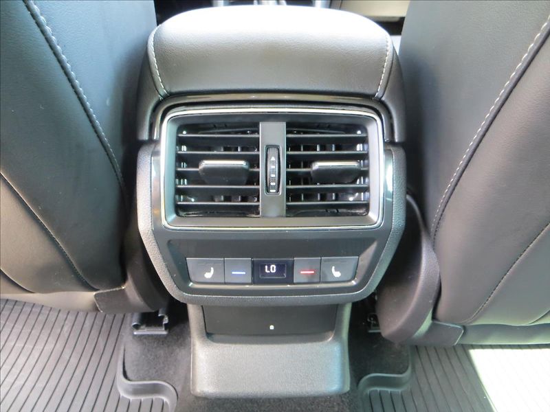 Škoda Kodiaq 2,0 TSI 140kW DSG 4x4 Style - fotka 27 z 28