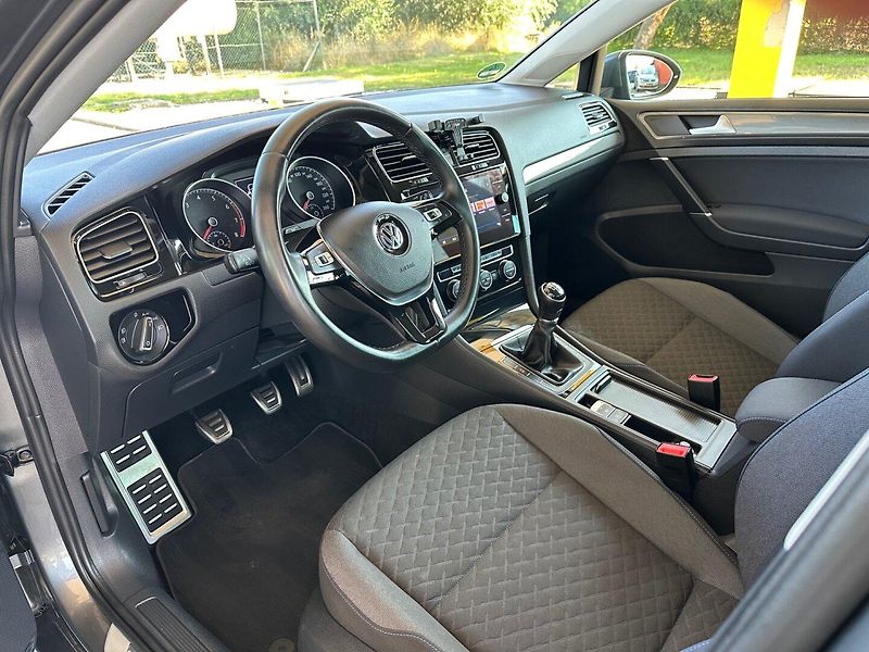 Volkswagen Golf (2019) 1.0TSi NAVI,LED,APP,SERVIS - fotka 7 z 15