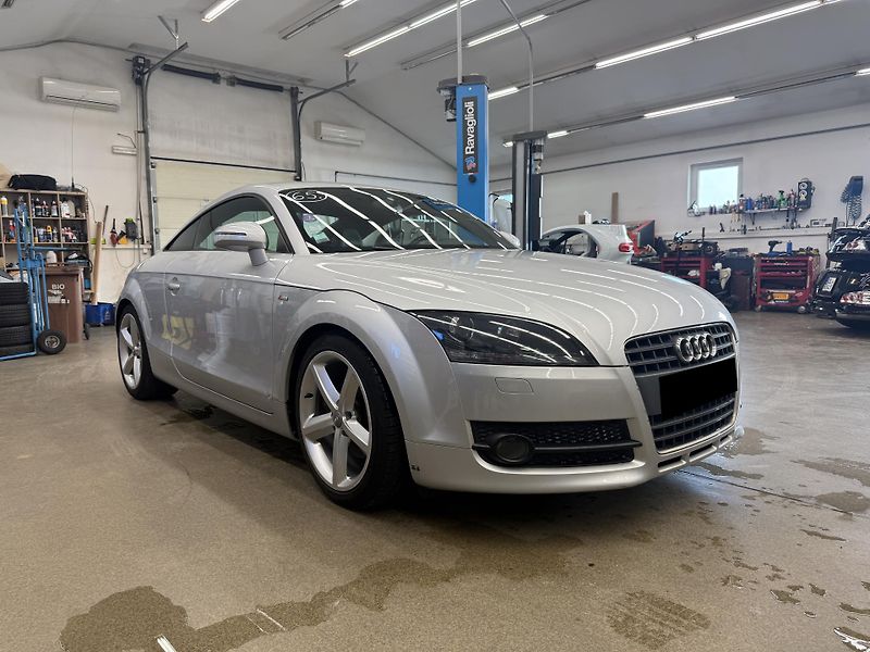 Audi TT S-line 1.8 TFSI 118 kW - fotka 1 z 19