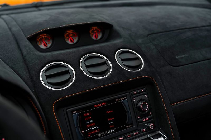Lamborghini Gallardo Performante - fotka 26 z 36