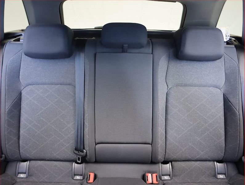 Volkswagen Golf (2022) Life 2.0 TDI, Serv.kniha, Navi - fotka 10 z 18