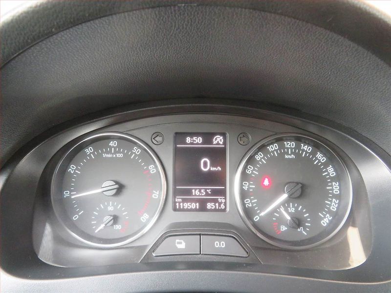 Škoda Rapid (2013) 1.2 TSI, Tempomat - fotka 11 z 15