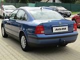 Volkswagen Passat (2000) 1.6 i, AC, výhředv sed - náhled 6