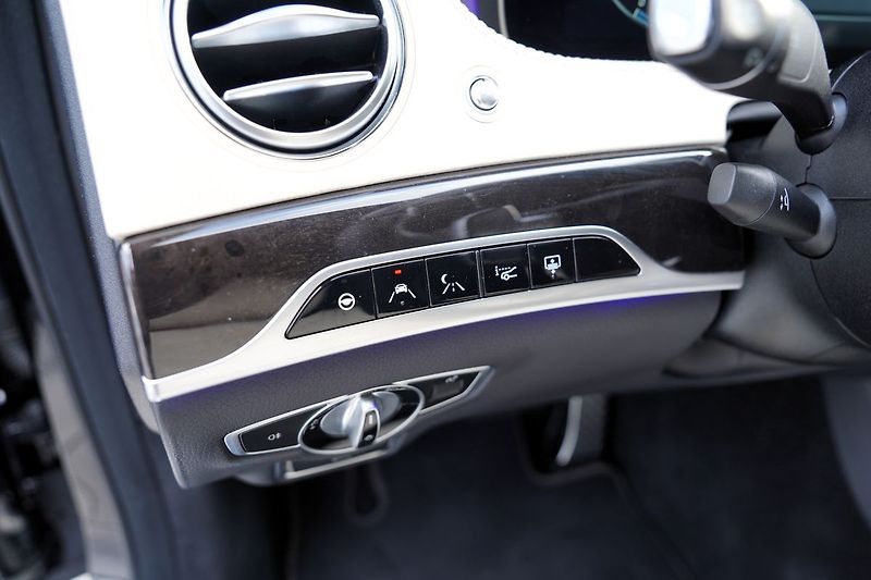 Mercedes-Benz Třídy S S 350d Long 4matic AMG TV - fotka 48 z 50