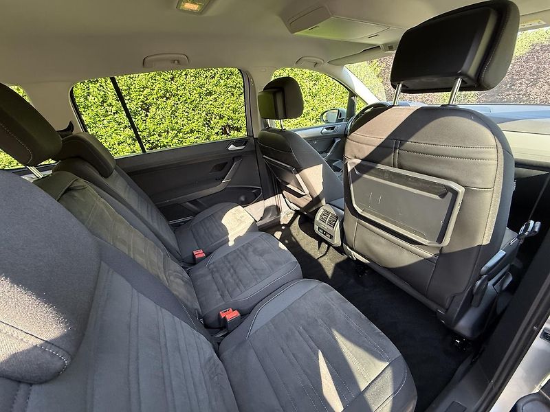 Volkswagen Touran (2021) 2,0TDi 110kW HIGHLINE 7-míst - fotka 12 z 19