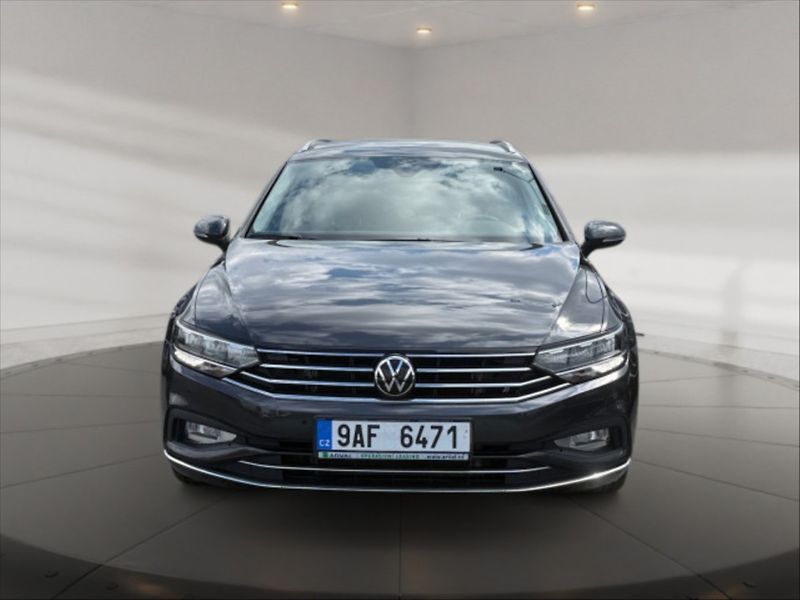 Volkswagen Passat 2,0 TDI Elegance DSG - fotka 3 z 10