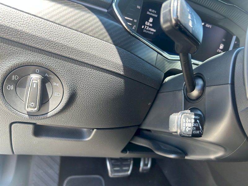 Škoda Superb (2023) COM GRT SPO4X4 TD 140/2.0 A7A - fotka 10 z 33