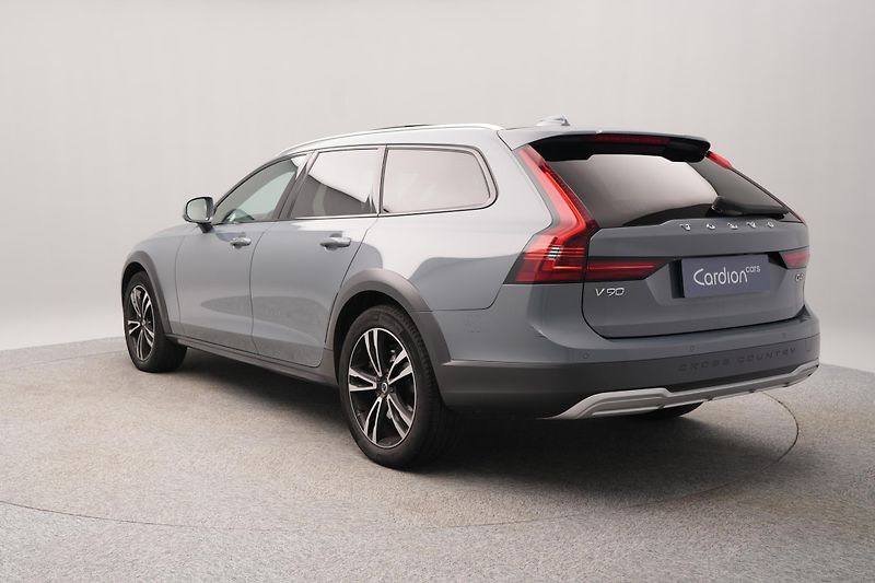 Volvo V90 CC D4 AWD PRO AUT - fotka 8 z 52
