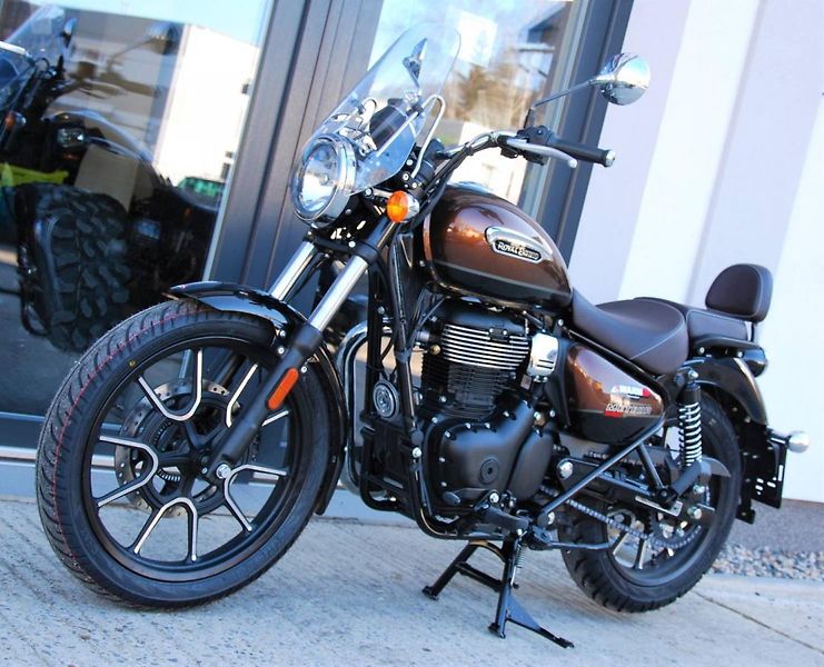 Royal Enfield Meteor 350 (2026) 350 Meteor BROWN - fotka 4 z 25