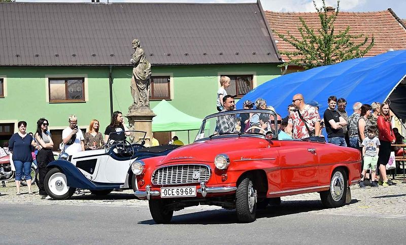 Nablýskaní veteráni projížděli v sobotu celým jihem Prostějovska. Konala se zde tradiční Veterán rallye. 17.6. 2023