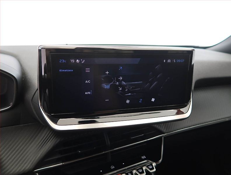 Peugeot 2008 (2025) 1.2 PureTech - fotka 20 z 26