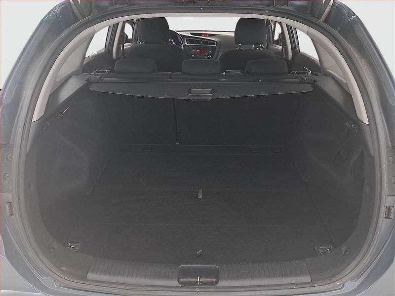 Kia Ceed (2016) 1.6 GDI, Serv.kniha, Tempomat - fotka 13 z 14