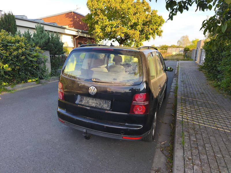 Volkswagen Touran (2008) 2.0 TDI-AUTOMAT.PŘEVODOVKA MÁ  - fotka 5 z 11