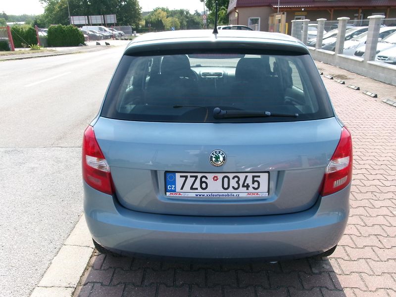 Škoda Fabia (2009) 1,4 16V KLIMA TEMP ALU - fotka 5 z 21