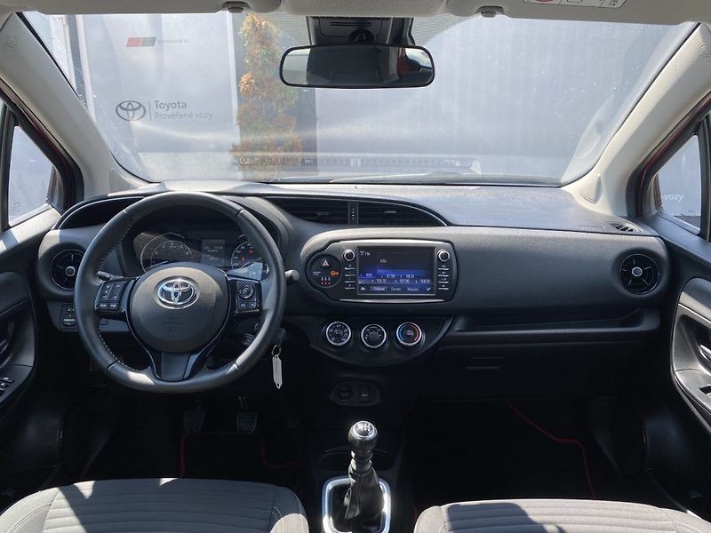 Toyota Yaris 1.5i, ČR, Trend, 2xKola - fotka 11 z 29