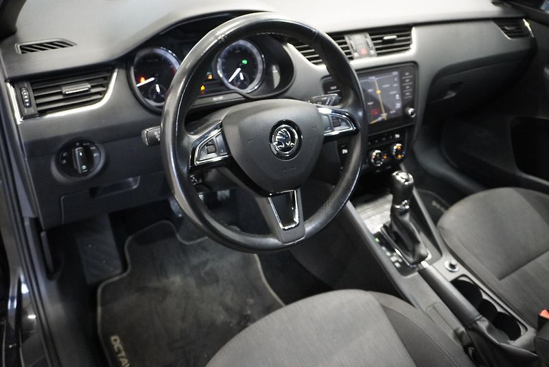 Škoda Octavia  1.4 TSi 110 kW STYLE DSG - fotka 12 z 28