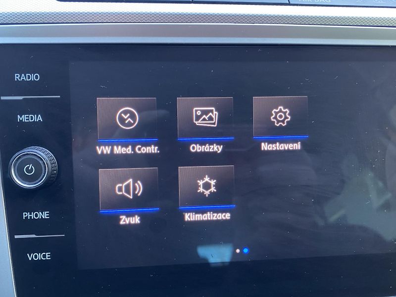 Volkswagen Passat (2019) 2,0 TDi Comfortline  - fotka 42 z 49