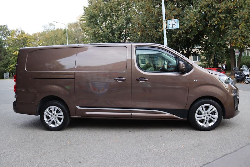 Opel Vivaro (2020) 2.0 BlueHDi/CDTi 130 kW - fotka 11 z 57
