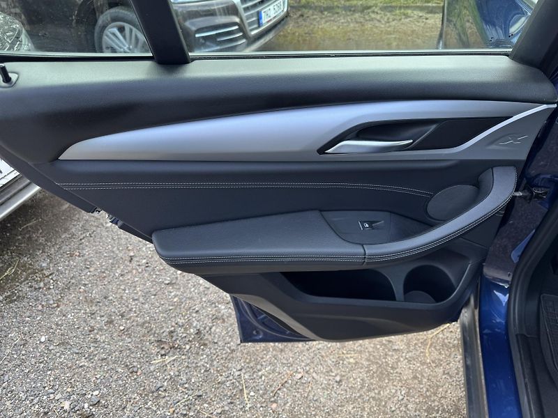 BMW X3 (2018) 2.0 X-DRIVE 140KW - fotka 12 z 20