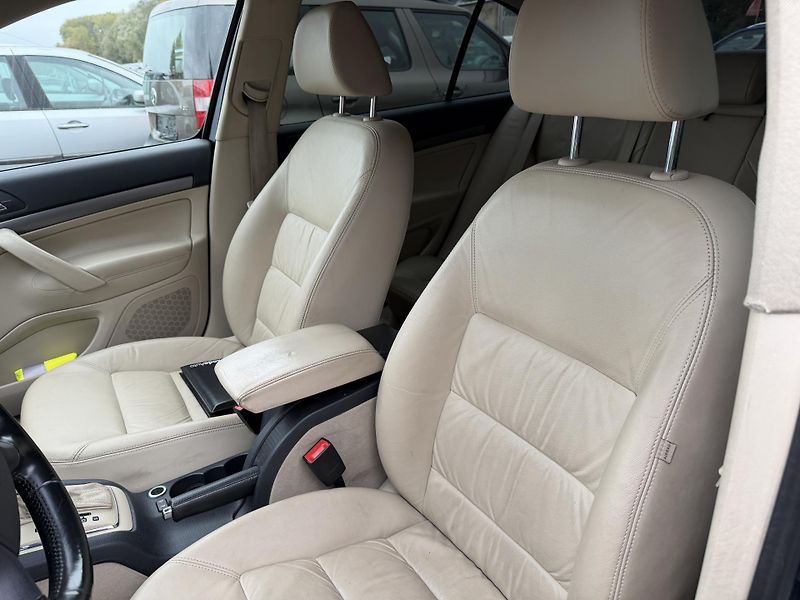 Škoda Octavia 2.0 TDI DSG - fotka 15 z 23