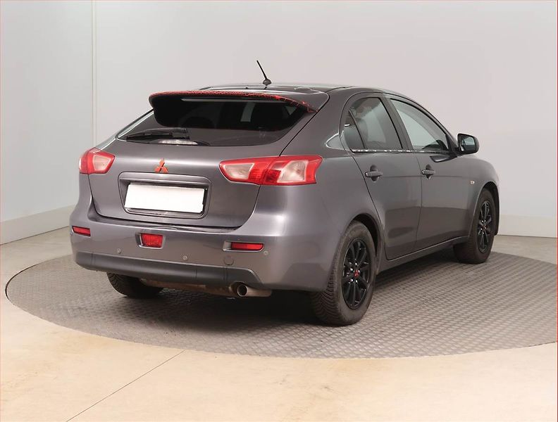 Mitsubishi Lancer (2010) 1.6 MIVEC, po STK, slušný stav - fotka 5 z 15