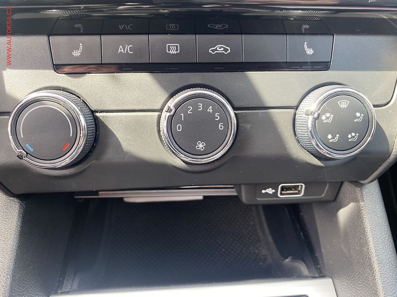 Škoda Octavia (2018) 2.0 TDi, ČR, AC, temp. - fotka 13 z 14