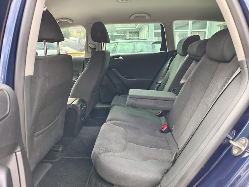 Volkswagen Passat 1.4 TSi 90kW DSG BIXENONY, PDC - fotka 9 z 13