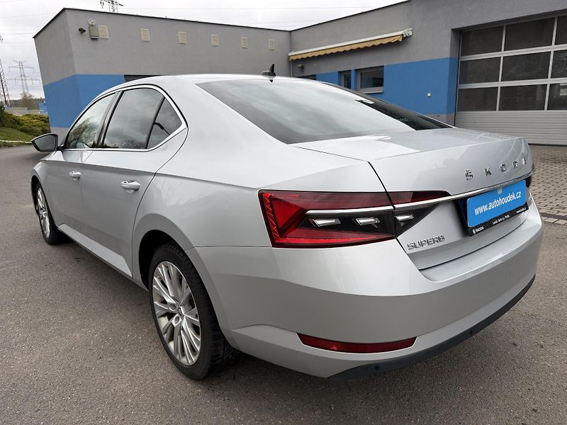 Škoda Superb 2,0TDi 147kW 4x4 automat navi  - fotka 6 z 17