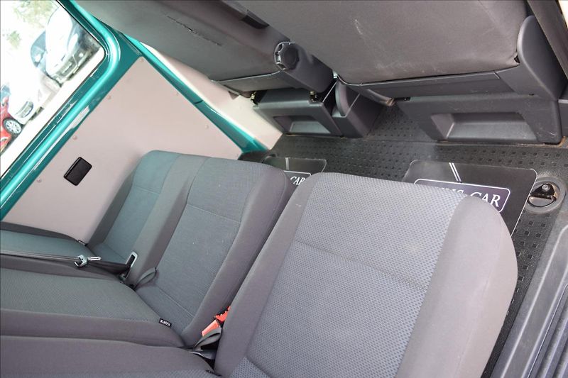 Volkswagen Transporter 2,0 TDI 110KW KLIMA TAŽNÉ NAVI - fotka 18 z 48
