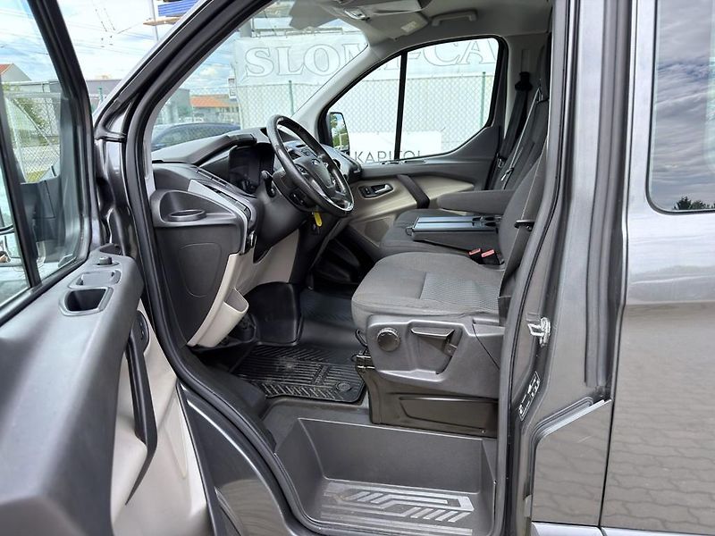Ford Transit Custom 2.0 TDCi 96 kW 6 míst - fotka 6 z 20