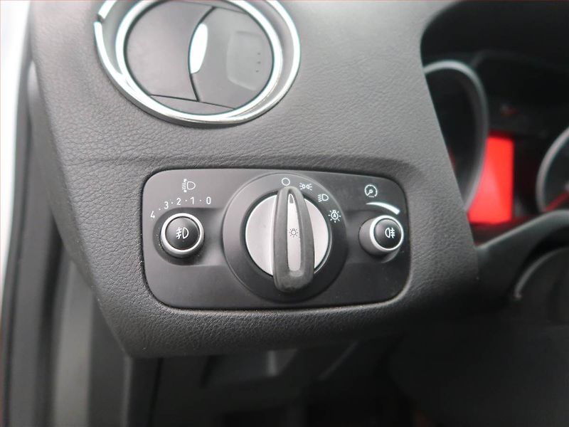 Ford Mondeo (2010) 2.0 TDCi, Klima, zamluveno - fotka 15 z 15