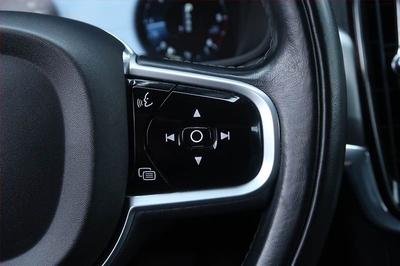 Volvo V90 (2018) D4, Automat, Serv.kniha, Kůže - fotka 23 z 27