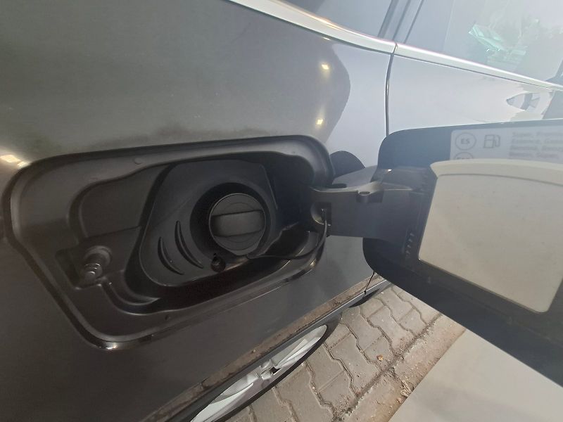 Škoda Karoq (2024) TOP SELECTION TSI 1.5/110KW 6M - fotka 30 z 44