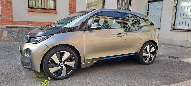 BMW i3 (2015) REX*LED*VÝBAVA*STAV*VÝHŘEV - fotka 6 z 42