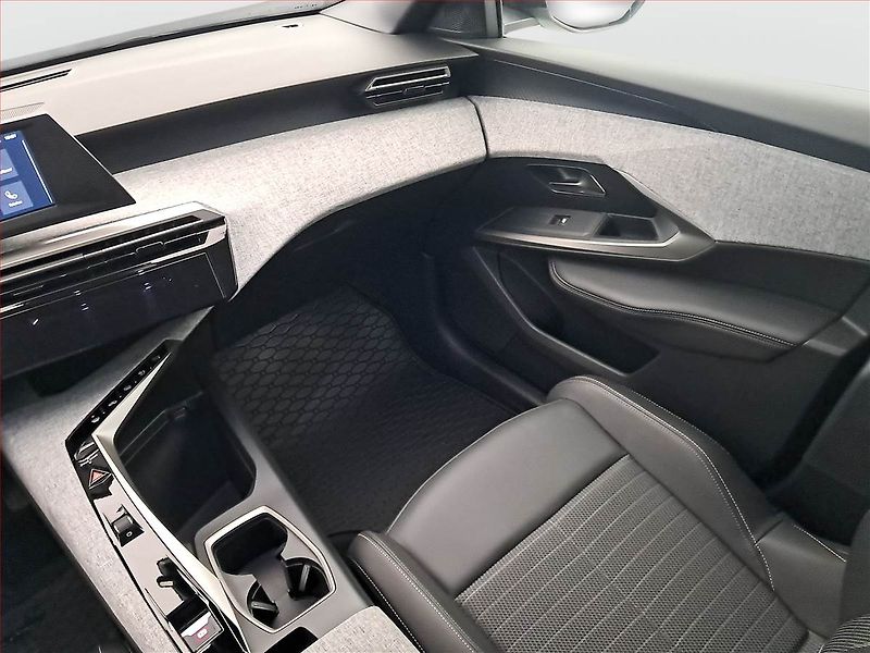 Peugeot 3008 (2025) Allure 1.2 MHEV - fotka 8 z 18