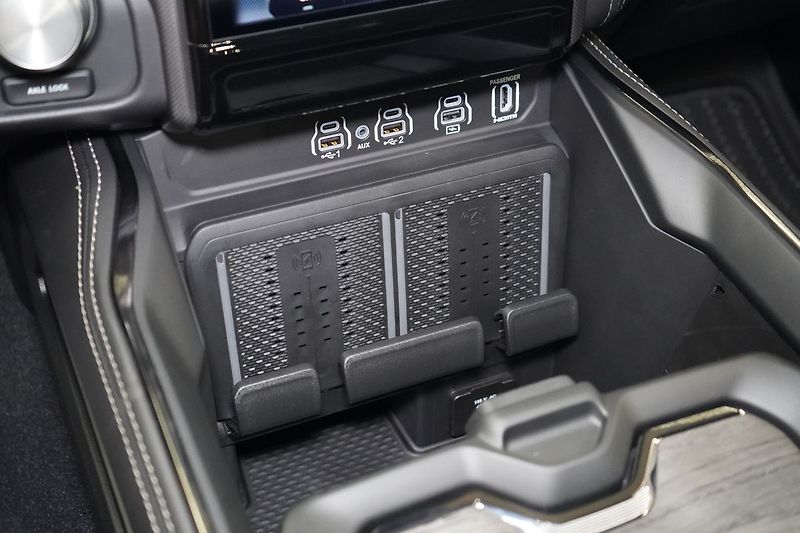 Dodge RAM (2026) 1500 Limited  V8 2026 - fotka 35 z 50