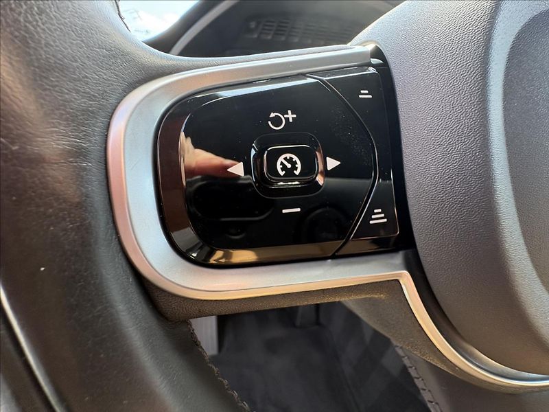Volvo XC90 2,0 D5 173kW,Led,Kůže,ACC,1Maj - fotka 9 z 41