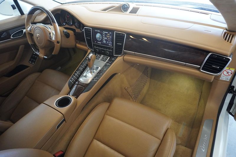 Porsche Panamera  4,8I V8 4WD PD - fotka 37 z 45
