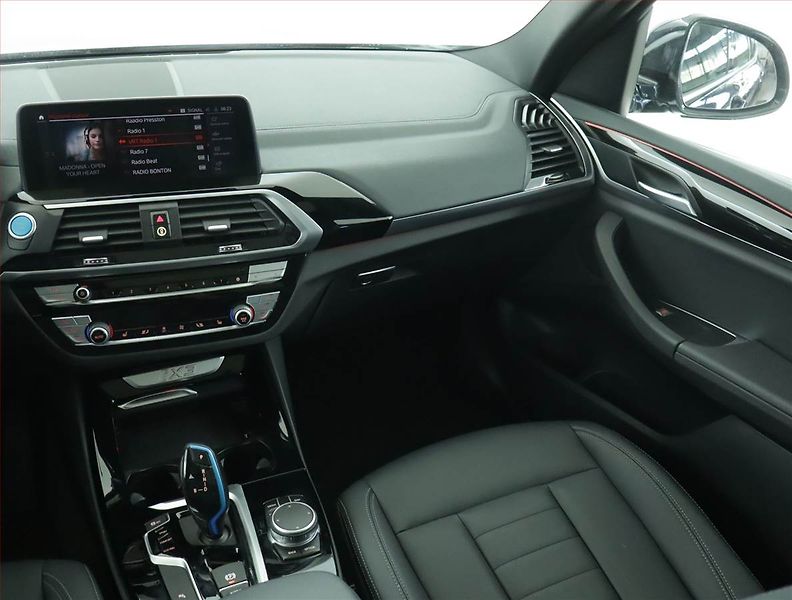 BMW iX3 (2021) 80 kWh, SoH 98% - fotka 8 z 25