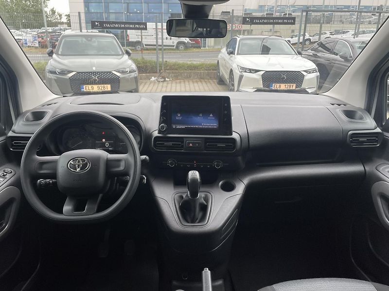 Toyota ProAce City Verso SHUTTLE L2 1.5 D-4D 75 kW - fotka 2 z 18