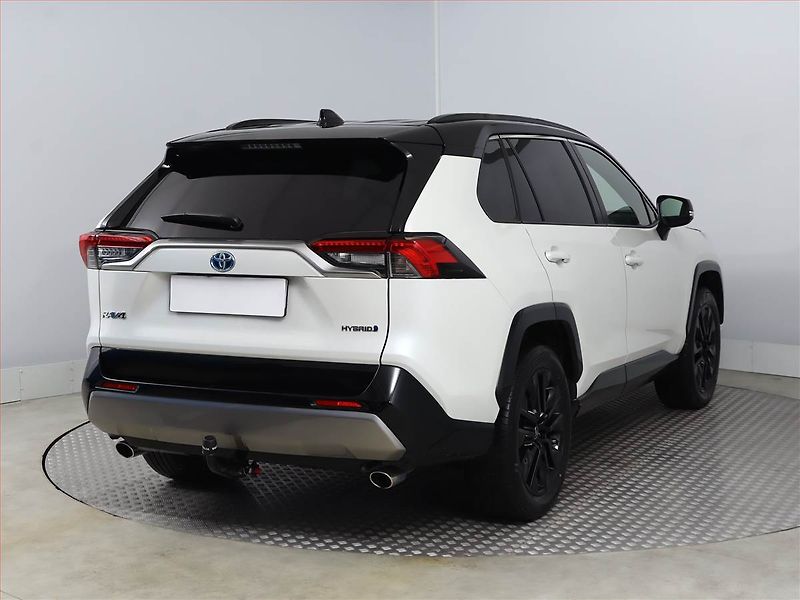 Toyota RAV4 (2022) 2.5 Hybrid - fotka 5 z 21