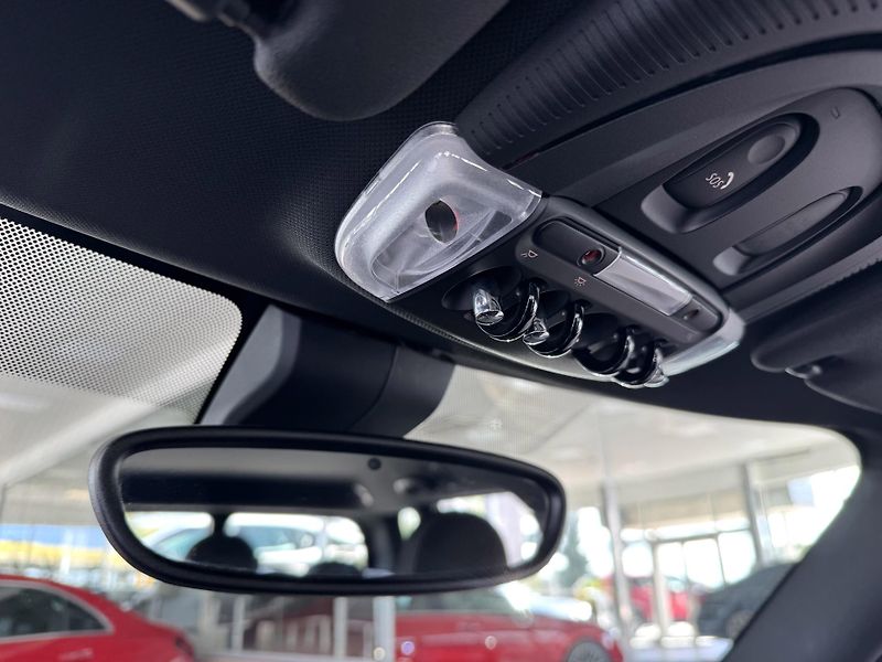 Mini Clubman S ALL4*141kW*LED*Navi*KeyLess - fotka 19 z 33