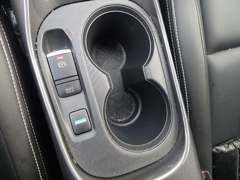 Nissan Juke (2022) 1.6Hybrid Tekna - fotka 14 z 28