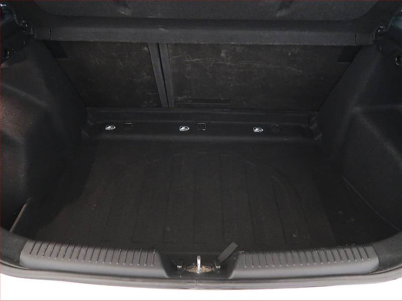 Hyundai i30 (2013) 1.4 CVVT, Park. senzory - fotka 13 z 14