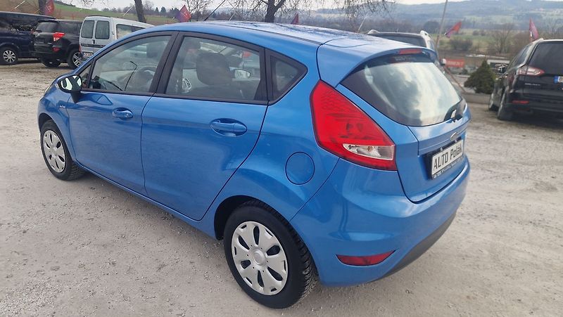 Ford Fiesta 1,25 16 V - fotka 6 z 12