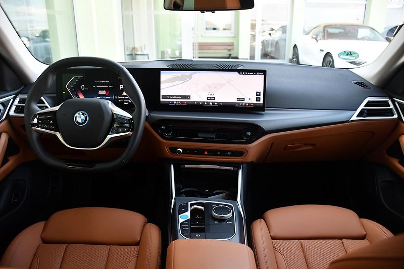 BMW i4 eDrive35 FACELIFT 3L-ZÁRUKA 1M - fotka 5 z 45