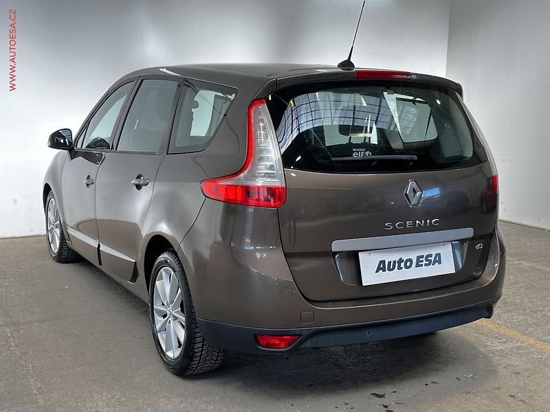 Renault Grand Scénic (2009) 2.0 dCi 7míst, ČR, AT, xenon - fotka 6 z 19