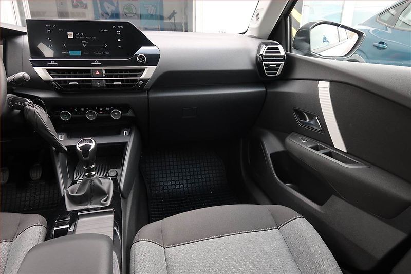 Citroën C4 (2025) 1.2 PureTech, ČR,1.maj - fotka 8 z 17