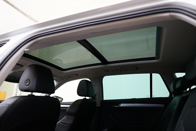 Škoda Superb - fotka 26 z 29