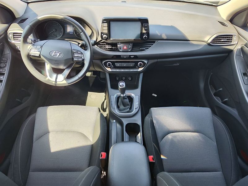 Hyundai i30 1.0 T-GDI/88kW Comfort - fotka 11 z 26
